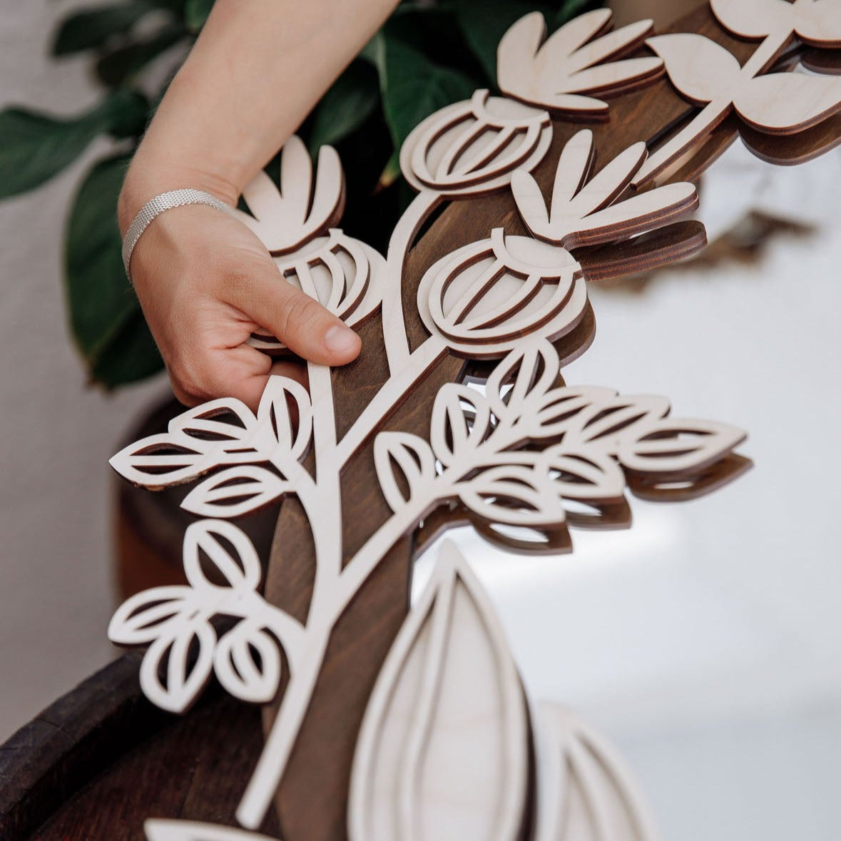 Дзеркала з декоративними елементами, дзеркало у вітальню,  Дзеркала для вітальні, дзеркало у спальню,  дзеркало в дерев'яній рамі,