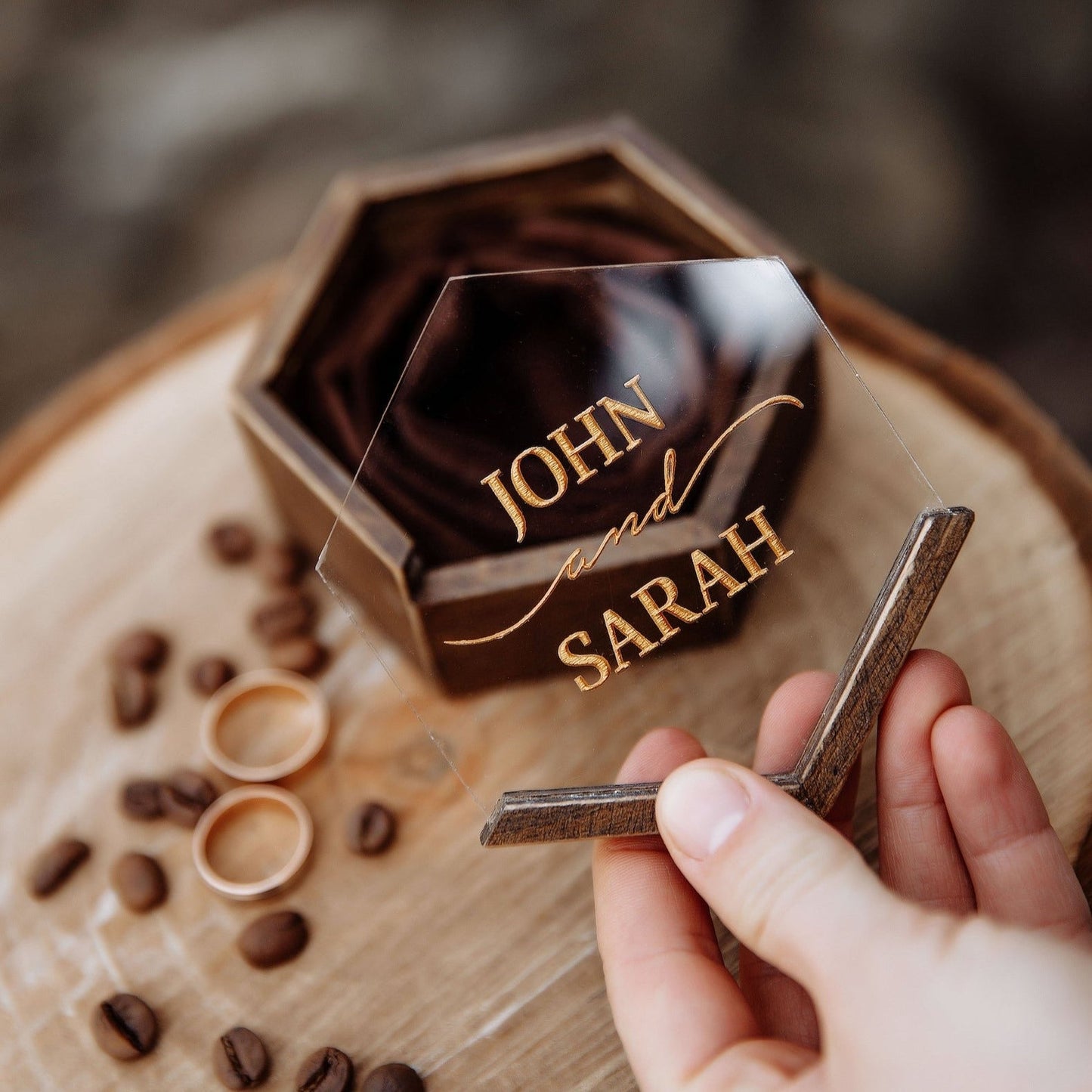 Шкатулка для обручок з дерева