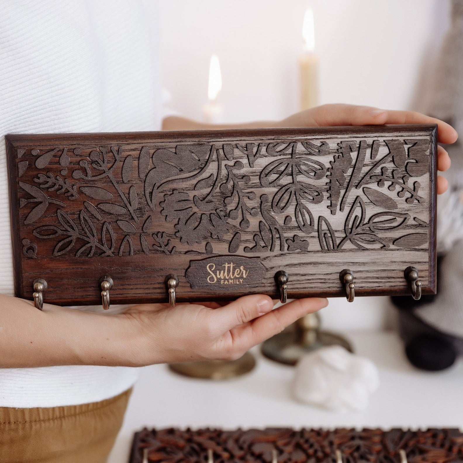 Настінні ключниці
Навісний органайзер для ключів з натурального дерева
Інтер'єр прихожої і коридору
Юск передпокій