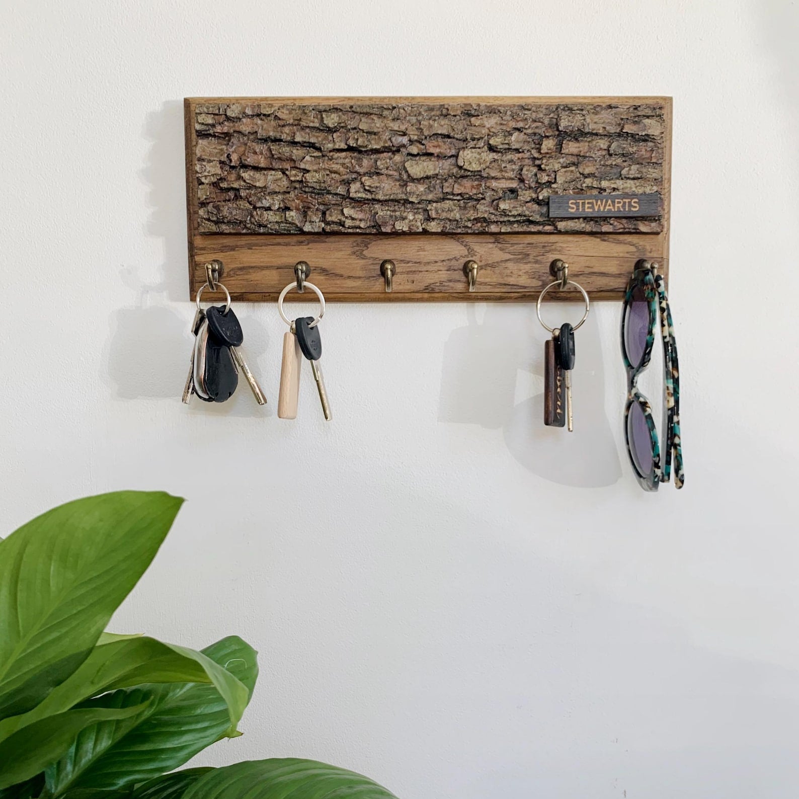 Ключниця Дерев'яна Кора
Сучасний передпокій
ІКЕА передпокій
Юск передпокій
Настінні ключниці
Навісний органайзер для ключів з натурального дерева