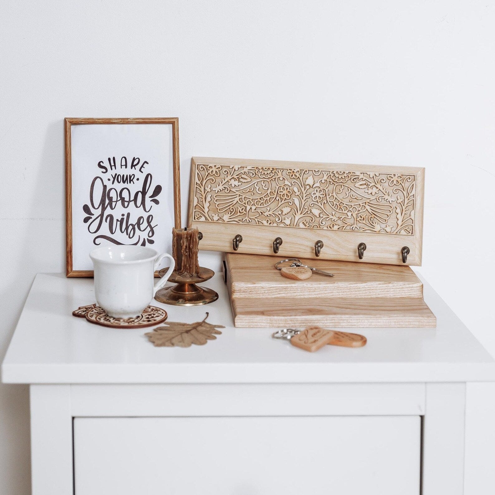 Настінні ключниці
Навісний органайзер для ключів з натурального дерева
ключниця настінна
Ключниця настінна з прізвищем
ящики для ключів
ключниця, в коридор
Настінна ключниця