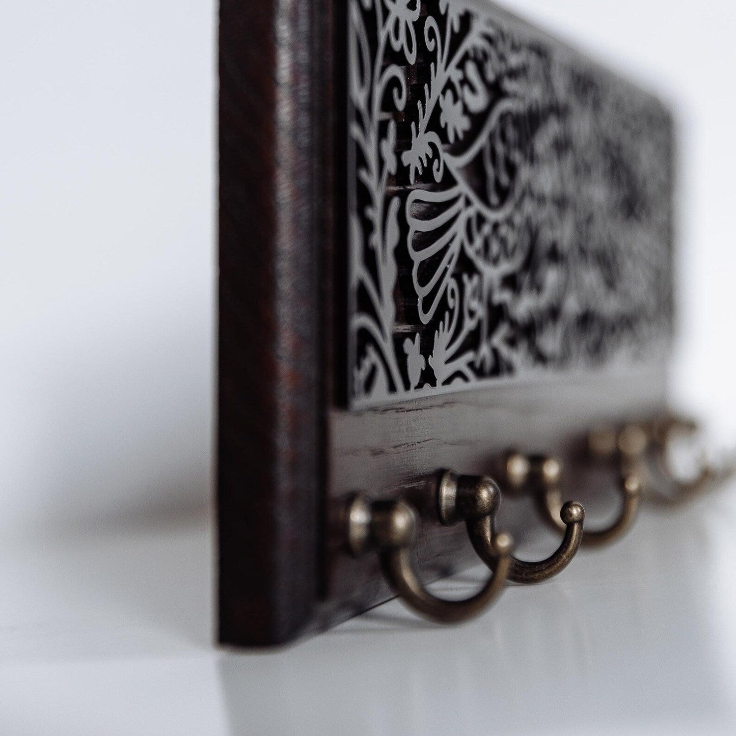 Настінні ключниці
Навісний органайзер для ключів з натурального дерева
ключниця настінна
Ключниця настінна з прізвищем
ящики для ключів
ключниця, в коридор
Настінна ключниця
Епіцентр ключниця