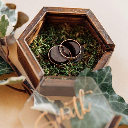 Весільна скринька для обручок