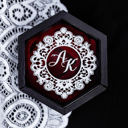 Чорна Шкатулка для обручок з дерева