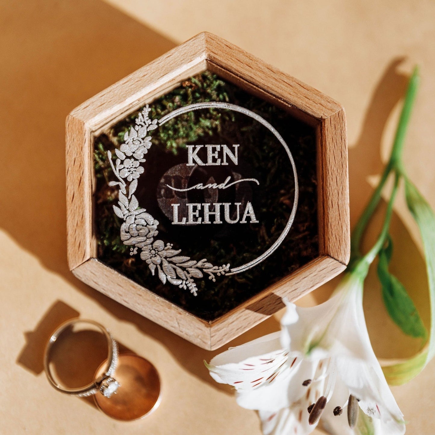 Компактна шкатулка для обручок ∙ Hexagon BEIGE