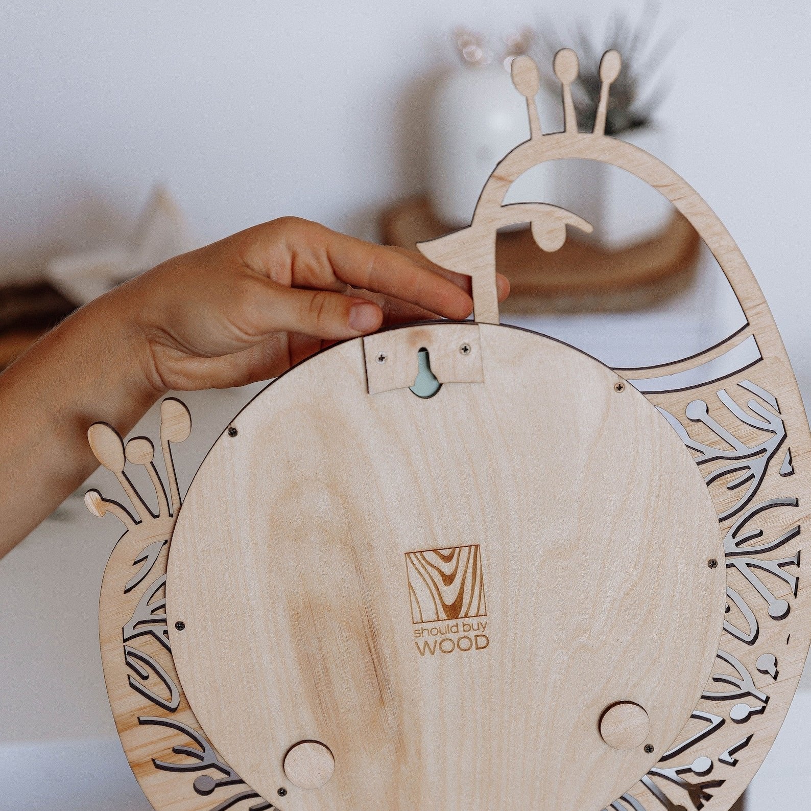 Настінне дзеркало, 
дзеркало в спальню, 
Дзеркало в рамі, 
Дзеркала в прихожу і коридор, 
Дзеркала в інтер'єрі, 
Кругле дзеркало в коридор, 
Дзеркало настінне, 
