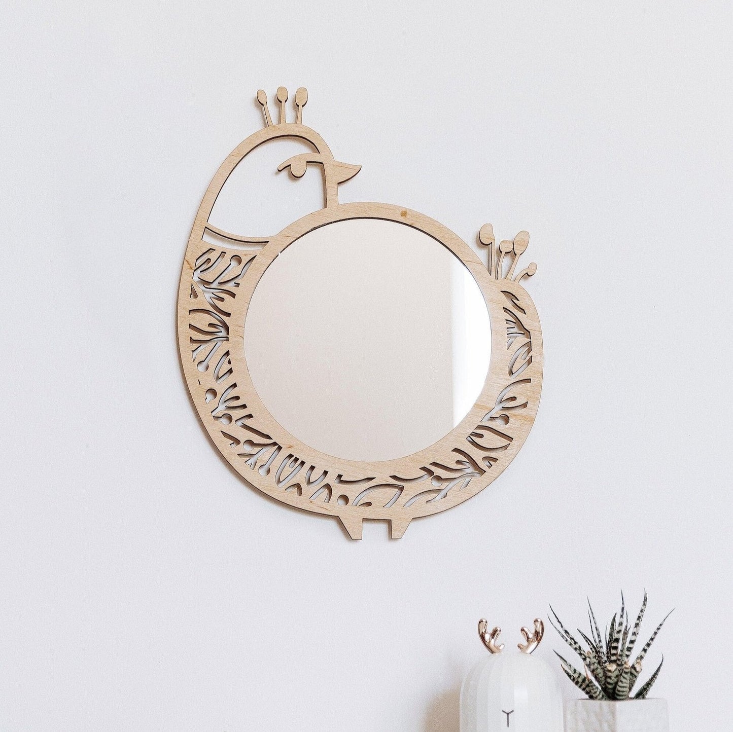 декоративне дзеркало, 
Дзеркала з декоративними 
елементами, 
дзеркало у вітальню,
 Дзеркала для вітальні,
дзеркало у спальню, 
дзеркало в дерев'яній рамі, 