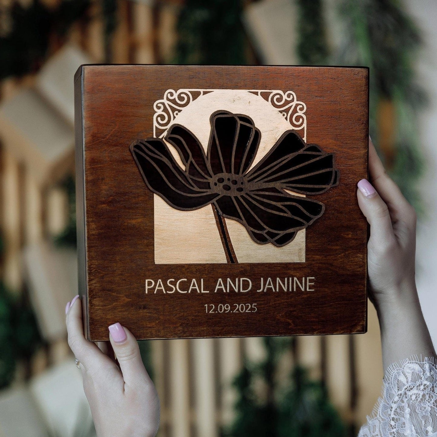 Товари для весілля
Весільний декор
Коробка для грошей на весілля
Казна для конвертів на весілля
